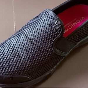 Vionic Pro Women’s  Black Slip-On Shoes size 7